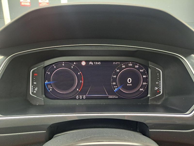 Volkswagen Tiguan (2021) 1.5 TSI Life Business, ZÁRUKA - fotka 23 z 35