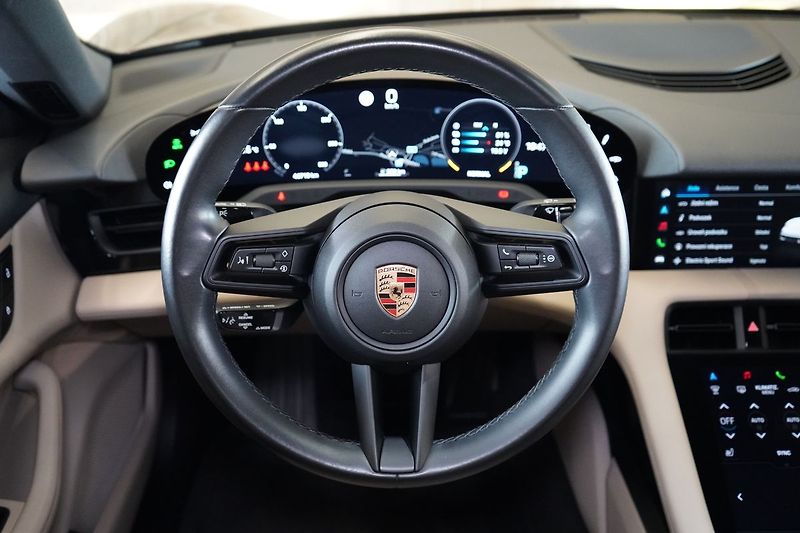 Porsche Taycan Sport Turismo, Pano, Matrix - fotka 25 z 50