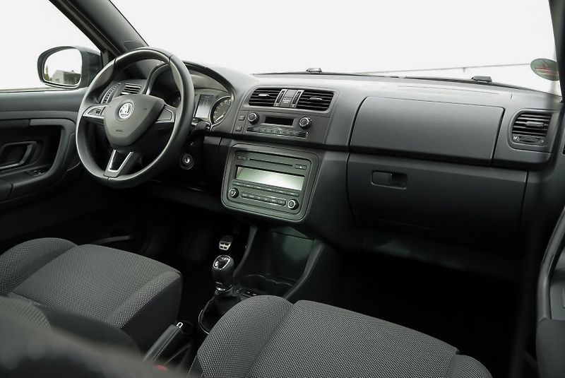 Škoda Fabia 1.2 TSI MONTECARLO - fotka 3 z 37