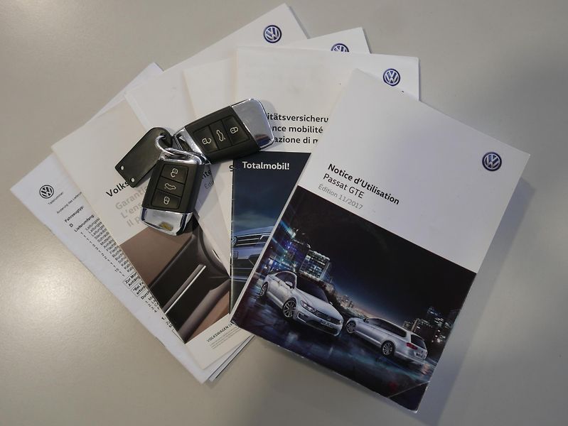 Volkswagen Passat 1,4 TSI GTE REZERVACE - fotka 40 z 44