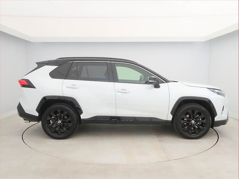 Toyota RAV4 (2023) 2.5 Hybrid - fotka 6 z 16