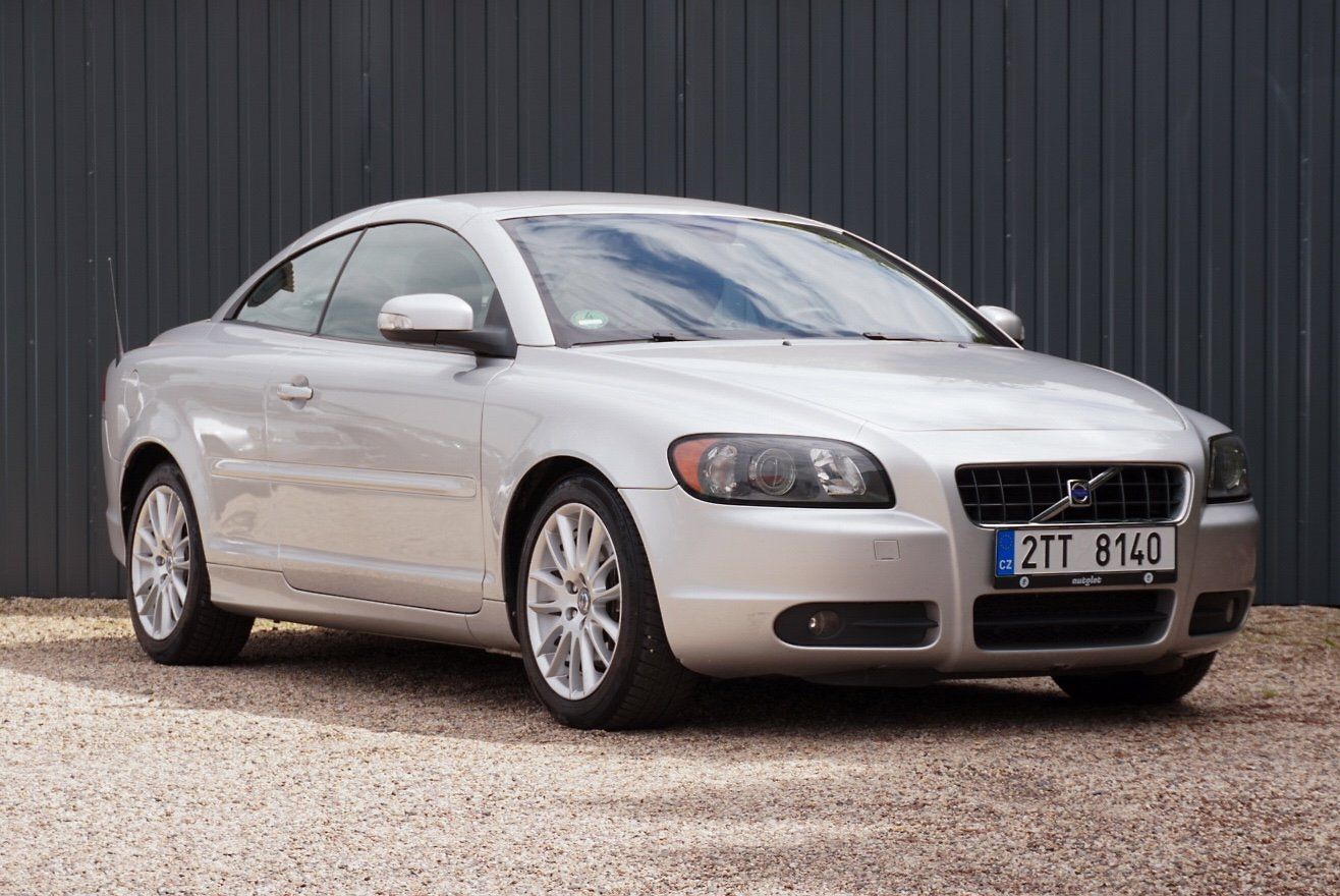 Volvo C70 2.4 D5 MOMENTUM
