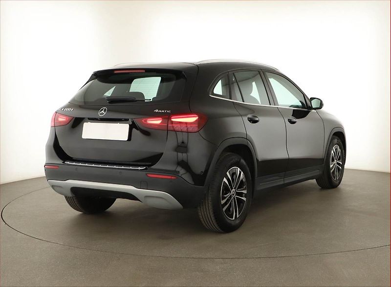Mercedes-Benz GLA (2024) 200 d 4MATIC - fotka 5 z 21