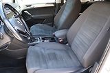 Volkswagen Touran 2.0TDI DSG 110kW - náhled 25