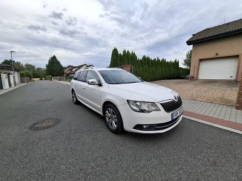Škoda Superb (2013) 2.0 TDI, 10kW,xenon,facelift - fotka 8 z 15