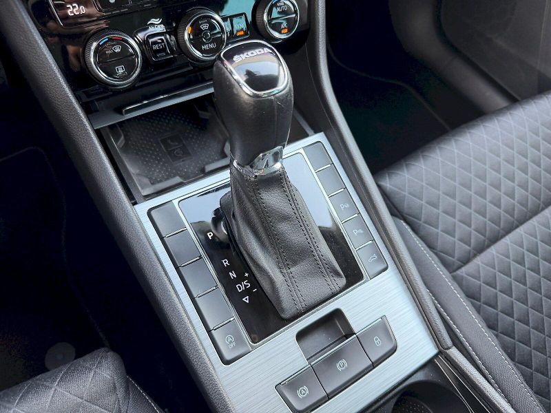 Škoda Superb (2022) 2.0 TDI 110kW Business - fotka 27 z 35