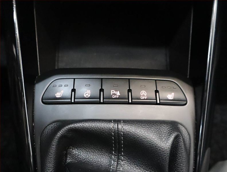 Kia Stonic (2020) 1.4 CVVT, Serv.kniha, Kůže - fotka 16 z 20