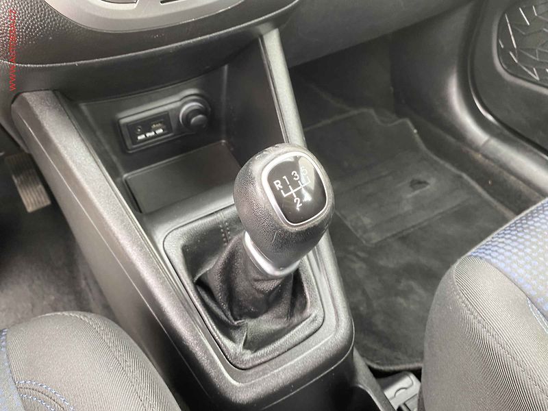 Hyundai ix20 (2013) 1.4i, AC, +kola - fotka 14 z 15