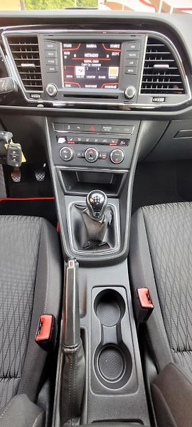 Seat Leon (2014) 1,2TSi 81kWbenzín FuLLeD Style - fotka 19 z 38