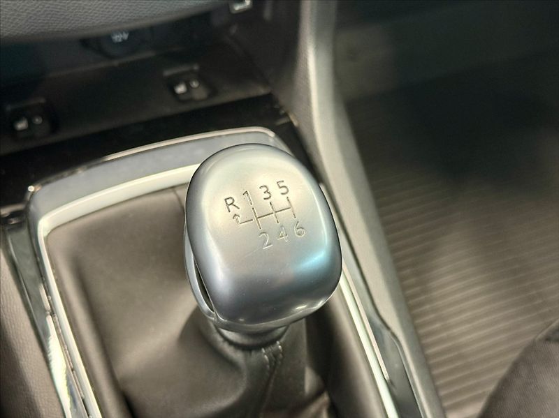 Peugeot 308 1,2 I 1.MAJITEL, SERVISNÍ KNIH - fotka 12 z 15