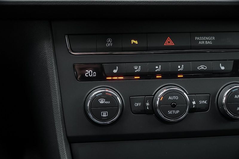 Seat Leon 1.4 TSI STYLE nové rozvody - fotka 20 z 33
