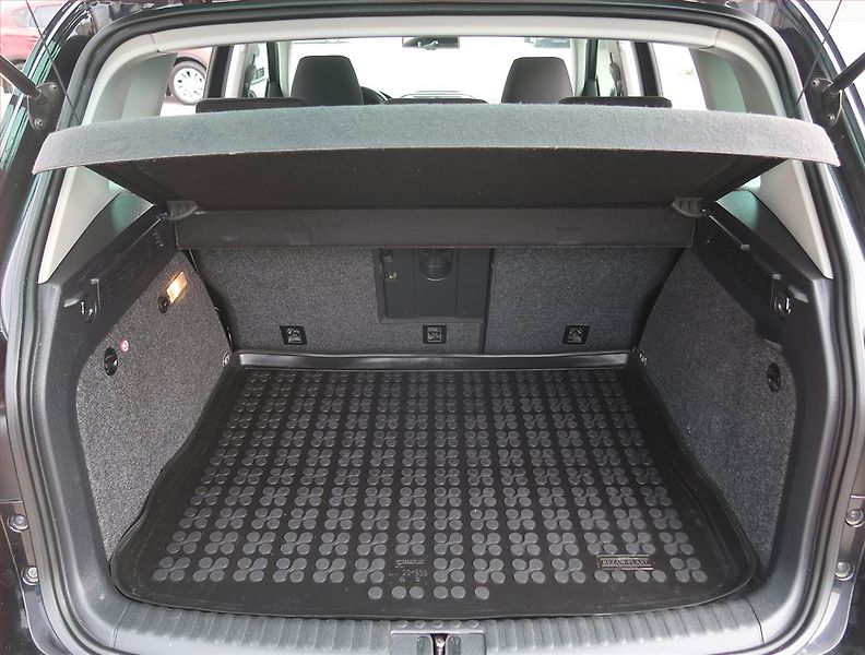 Volkswagen Tiguan (2013) 2.0 TDI, 4X4, Serv.kniha - fotka 13 z 17