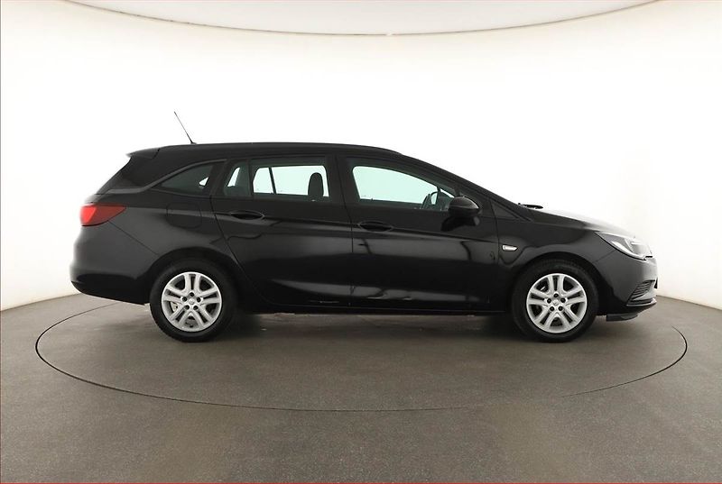 Opel Astra (2018) 1.4 T, Serv.kniha, Tempomat - fotka 6 z 14