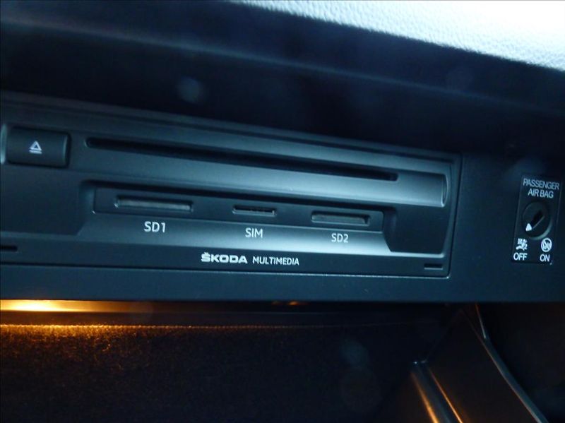 Škoda Octavia 2,0 TDI DSG,LED,Navigace  Ambi - fotka 49 z 55