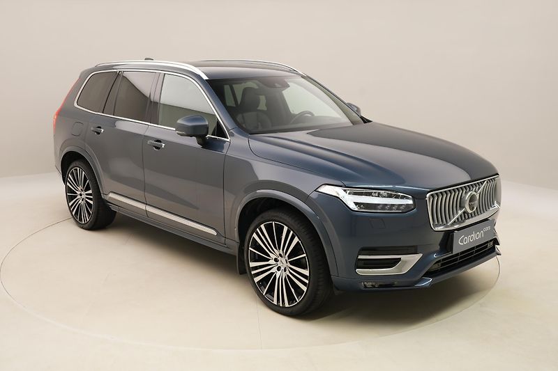 Volvo XC90 B5 AWD INSCRIPTION 7Míst - fotka 27 z 55