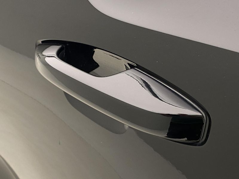 Volvo XC40 T2 KINETIC AUT REZERVACE - fotka 29 z 39