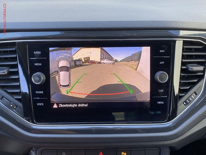 Volkswagen T-Roc (2020) 1.5 TSi, Highline, LED, TZ - fotka 17 z 17