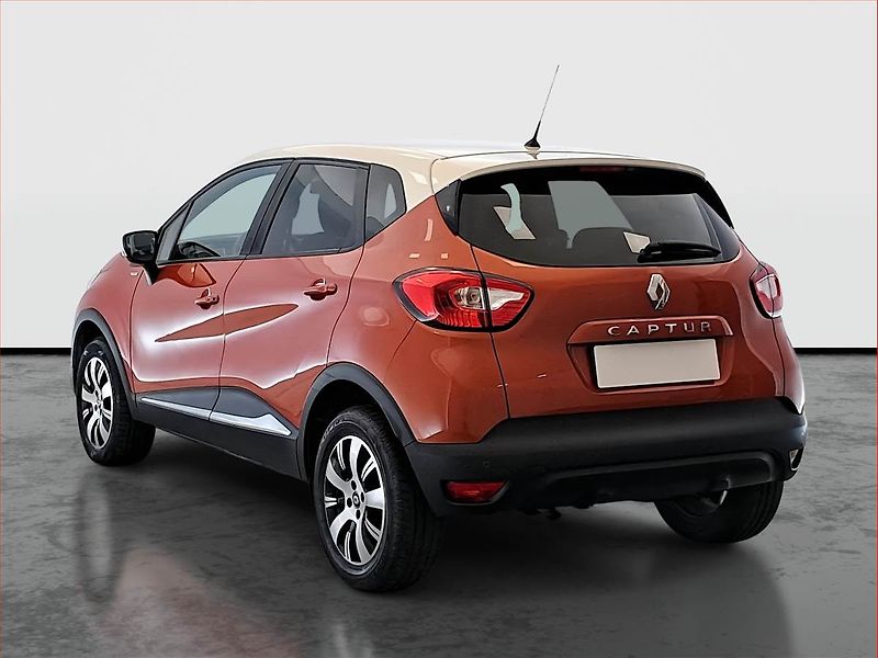 Renault Captur (2017) Limited 1.2 TCe, ČR,1.maj - fotka 4 z 19