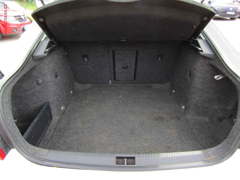 Škoda Octavia (2016) 1.6 TDi, AC, výhřev sed - fotka 7 z 17