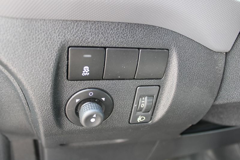 Peugeot Partner 1,6 HDI Chlaďák + klima - fotka 16 z 19