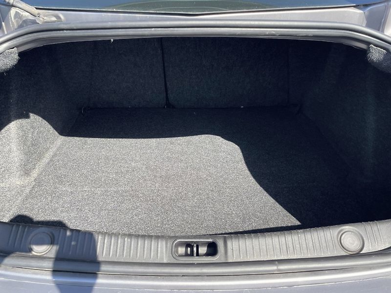 Renault Mégane (2009) 1.4i, 72kW,ČR,Klima - fotka 10 z 31