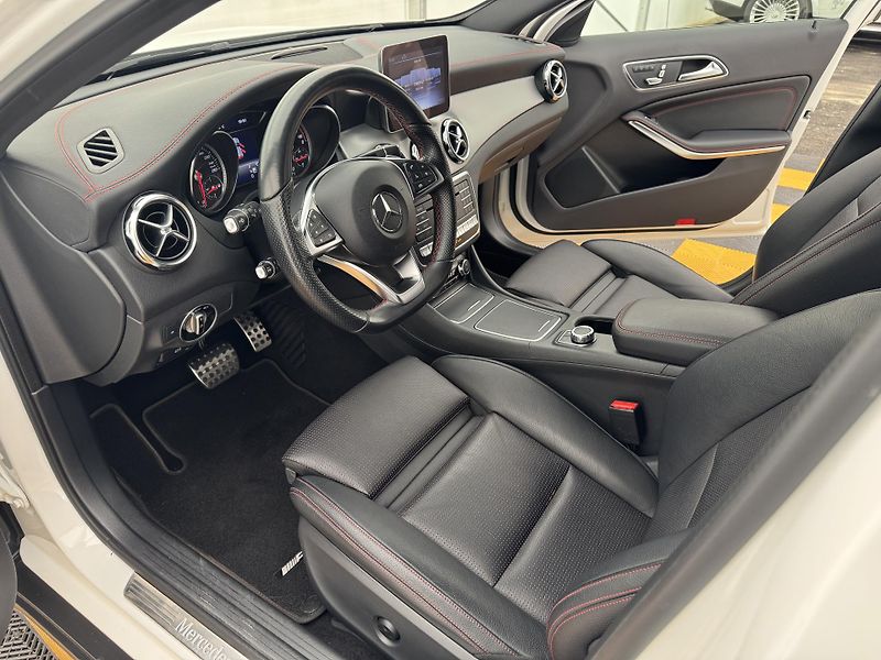 Mercedes-Benz GLA 220i*135kw*4x4*CZ*AMG - fotka 8 z 46