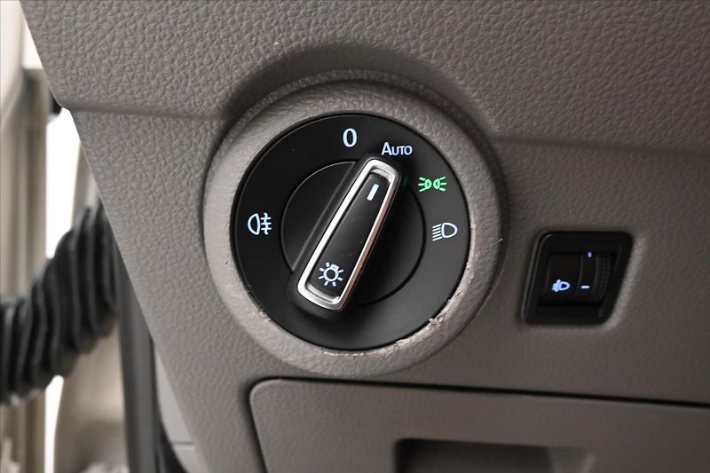 Volkswagen Transporter 2,0 TDI 110kW Klima Tempomat Z - fotka 25 z 28
