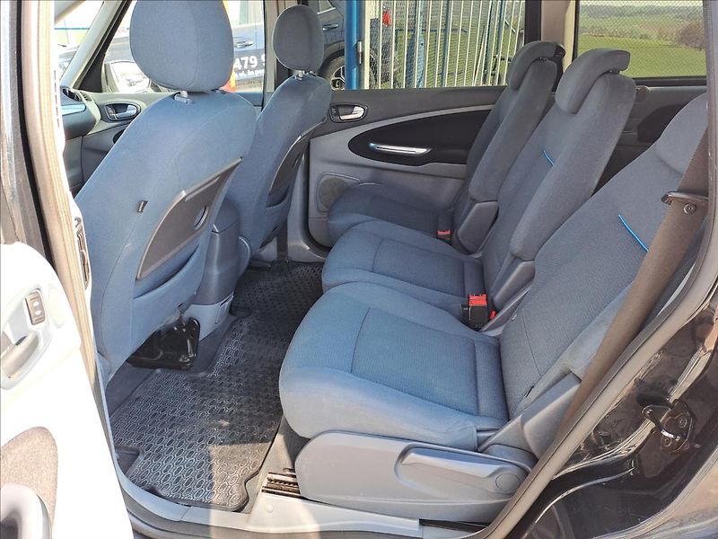 Ford Galaxy 2,0 TDCI DIGIKLIMA 7 MÍST - fotka 6 z 14