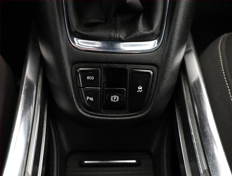Opel Zafira (2018) 2.0 CDTI, 7 míst, ČR,1.maj - fotka 13 z 19