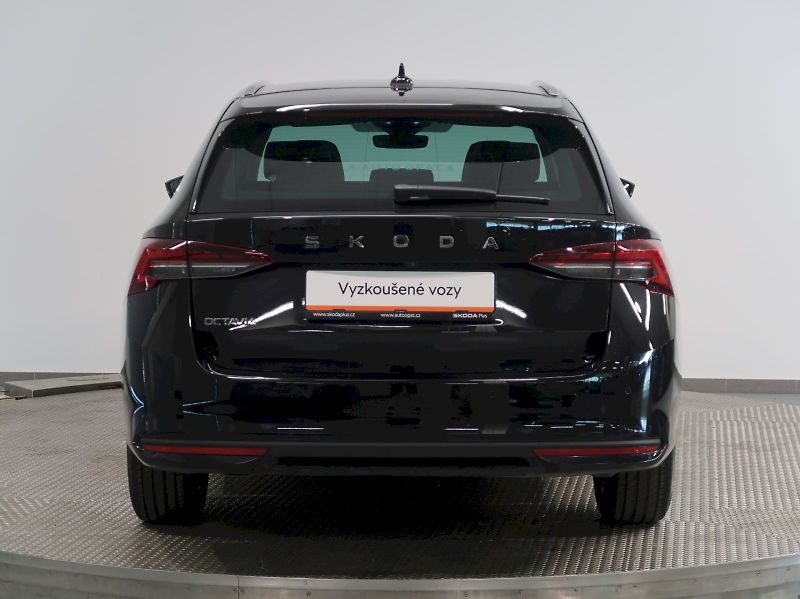 Škoda Octavia (2024) TOP SELECTION 2.0TDI 110KW DSG - fotka 9 z 43