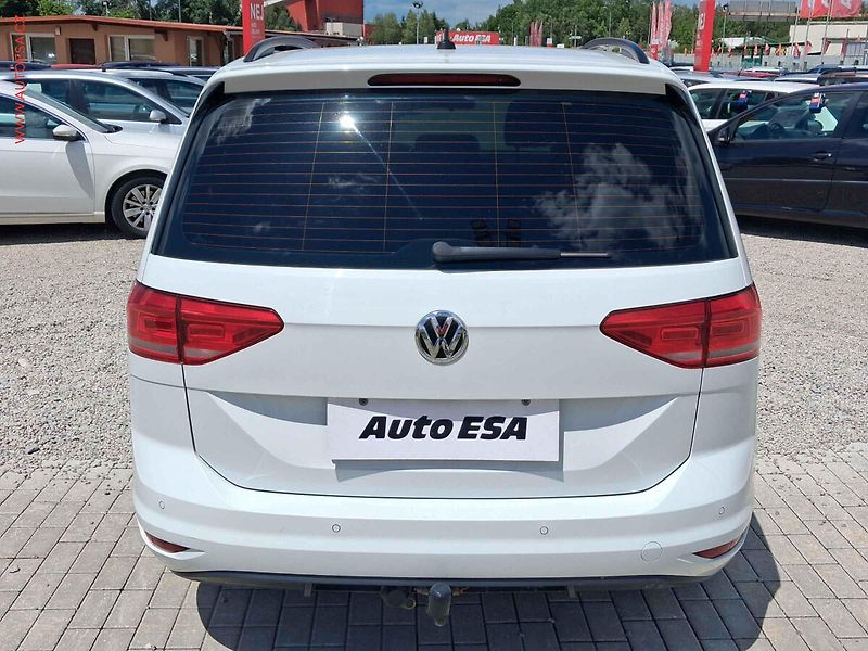 Volkswagen Touran (2019) 2.0TDi, DSG, navi, AC, TZ - fotka 5 z 23