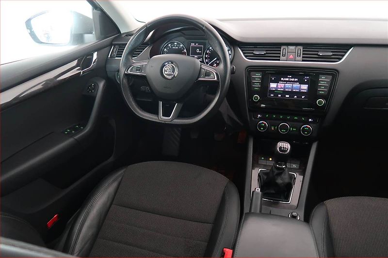 Škoda Octavia (2014) Style 1.4 TSI, Kůže, Navi - fotka 7 z 18