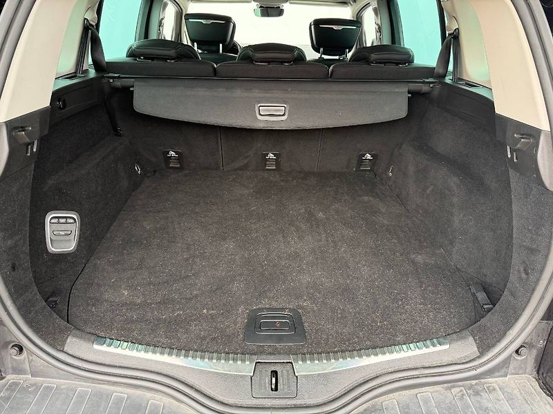 Renault Espace (2020) 2.0 DCi 147 kW Initiale Paris - fotka 28 z 30