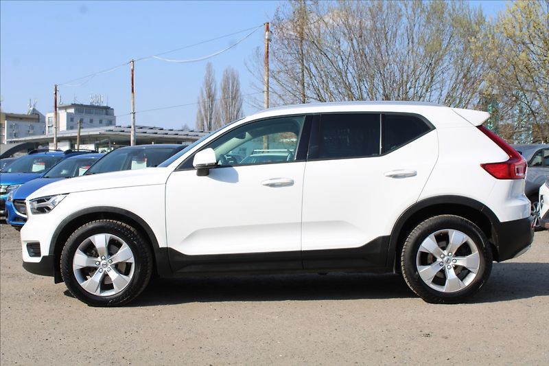 Volvo XC40 2,0 T4  1MAJ,4x4,MOMENTUM PRO - fotka 8 z 43