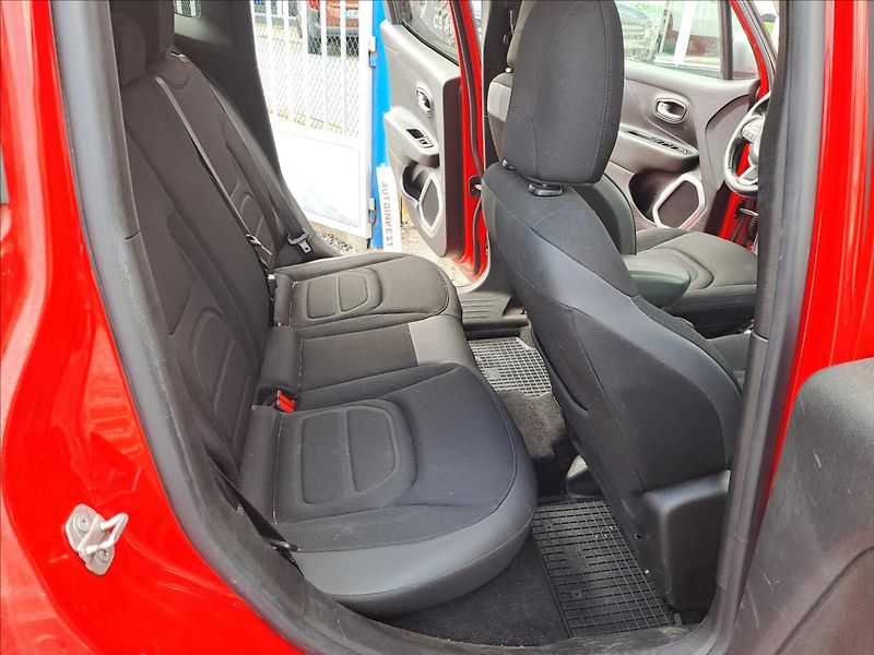 Jeep Renegade 1,4 i NOVÁ STK - fotka 7 z 15