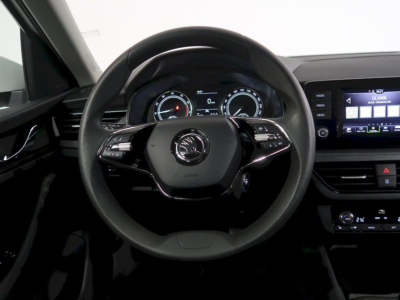 Škoda Kamiq (2023) AMBITION 1.0TSI 81KW TAŽNÉ - fotka 16 z 36