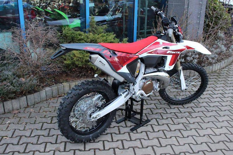Fantic (2024) XE 300 2T INJECTION  NOVINKA 2 - fotka 5 z 11