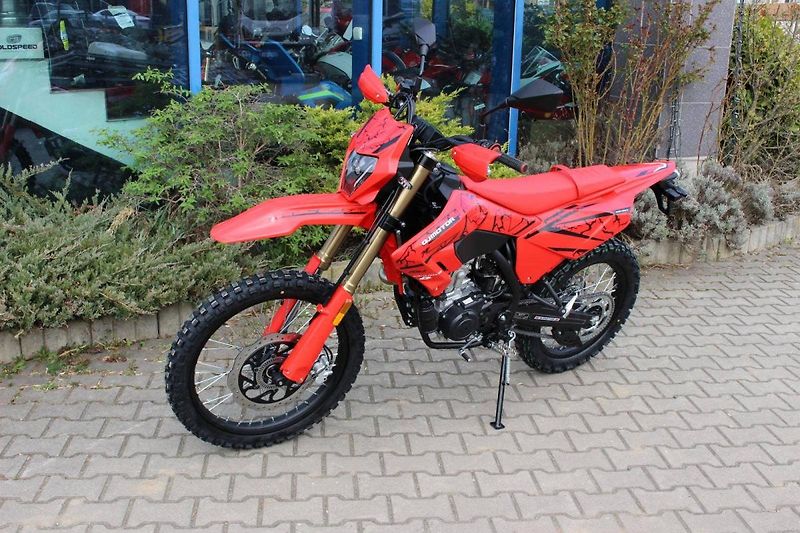 QJ Motor (2026) COV 125 X ENDURO 2026 SKLADEM - fotka 9 z 9
