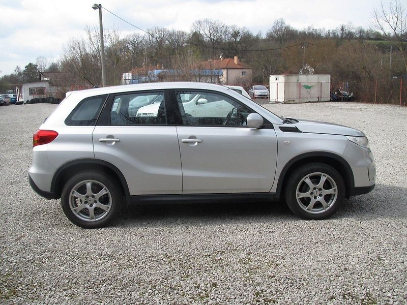 Suzuki Vitara 1.6 LPG - fotka 7 z 17