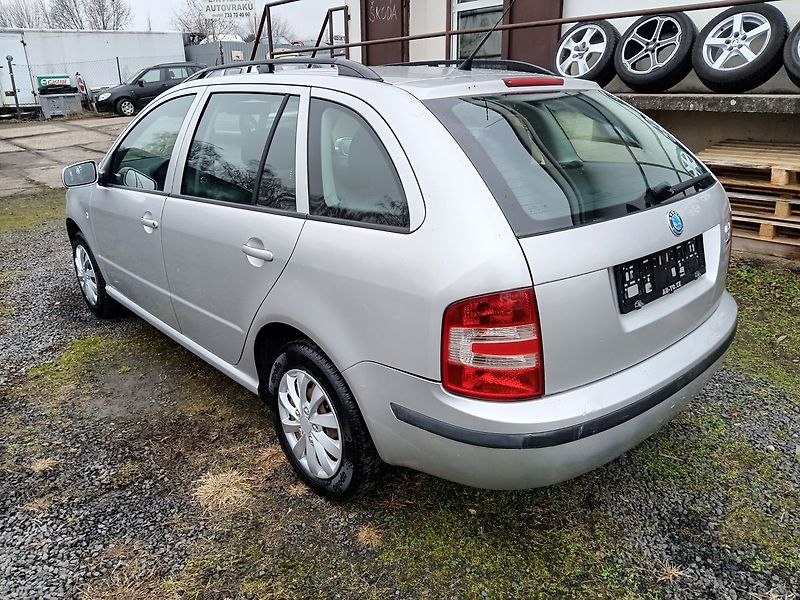 Škoda Fabia 1.4 16V Cool - fotka 3 z 17