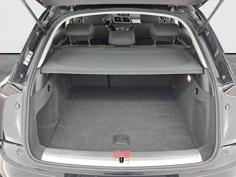 Audi Q3 (2013) basis 2.0 TDI, Serv.kniha - fotka 13 z 18