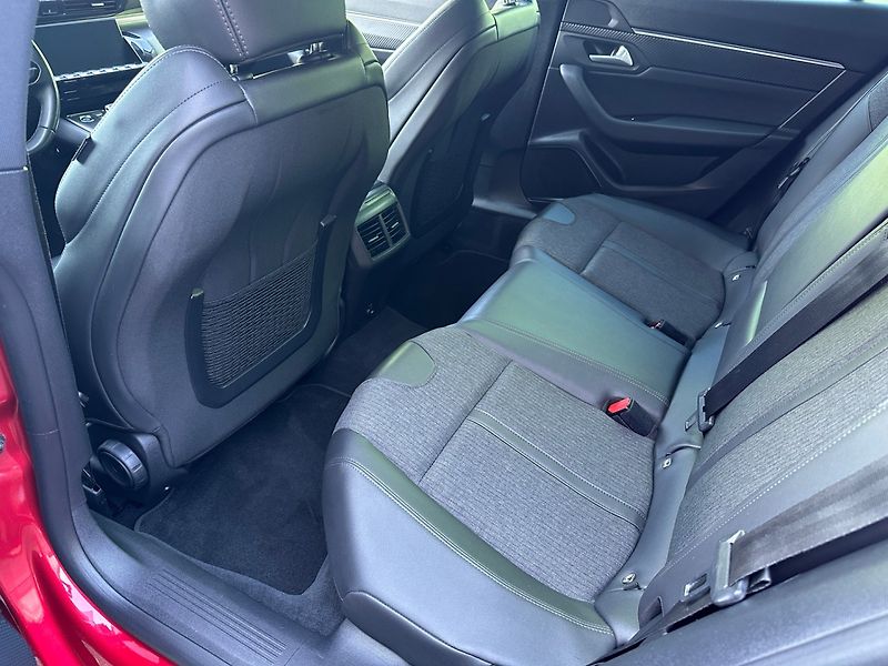 Peugeot 508 (2021) 1.6 133kw Hybrid - fotka 10 z 25
