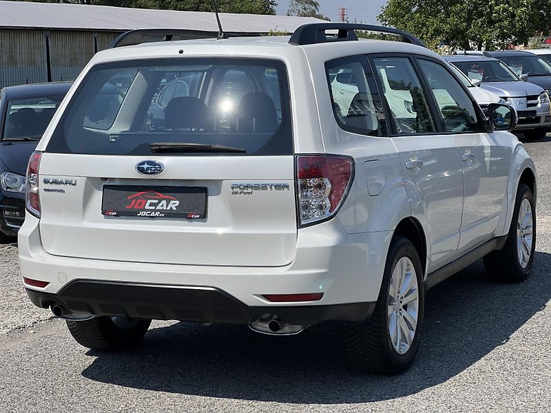 Subaru Forester 2.0i LPG 4x4 KLIMA KAMERA ALU - fotka 7 z 42