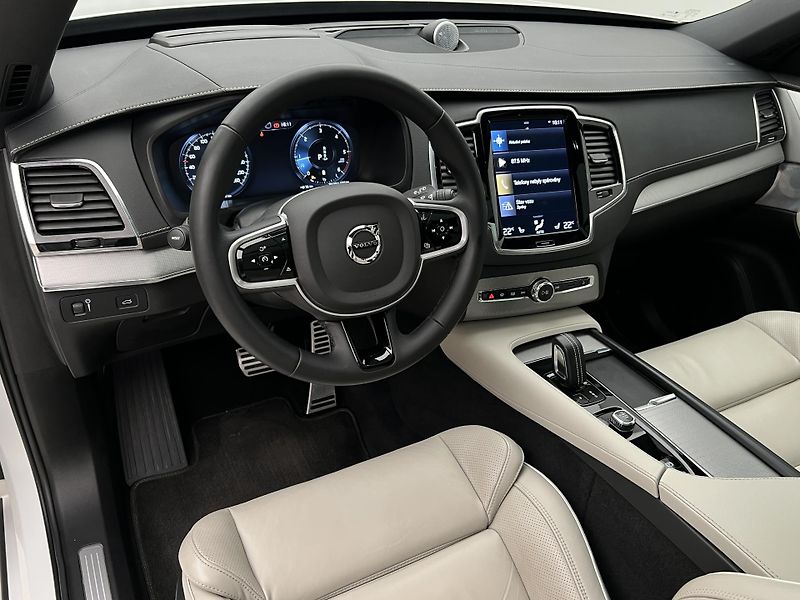 Volvo XC90 B5 AWD R-DESIGN 7 MÍST AUT - fotka 4 z 48