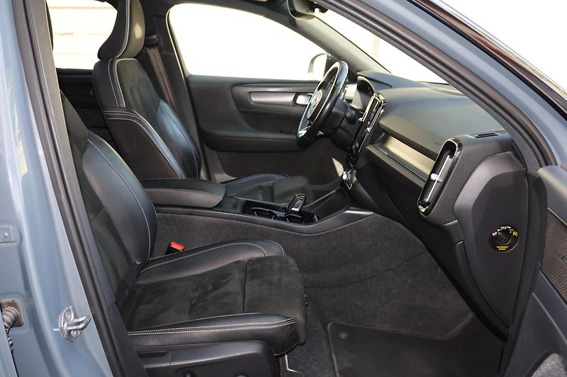 Volvo XC40 (2021) Recharge Pro, Twin motor (AWD) - fotka 10 z 25
