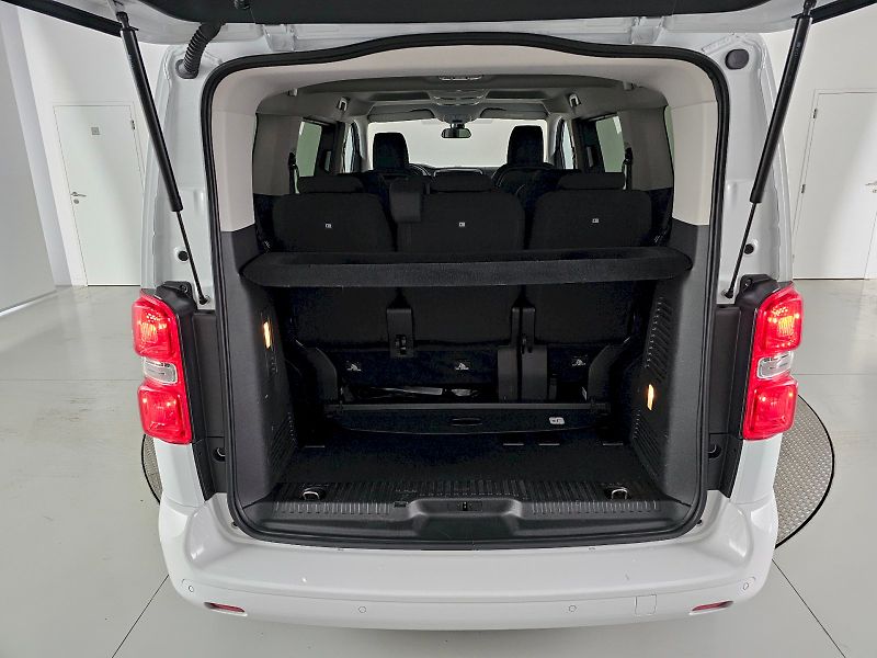 Toyota ProAce Verso (2024) 2.0D 140k L1 FAMILY 8S WEBASTO - fotka 29 z 29