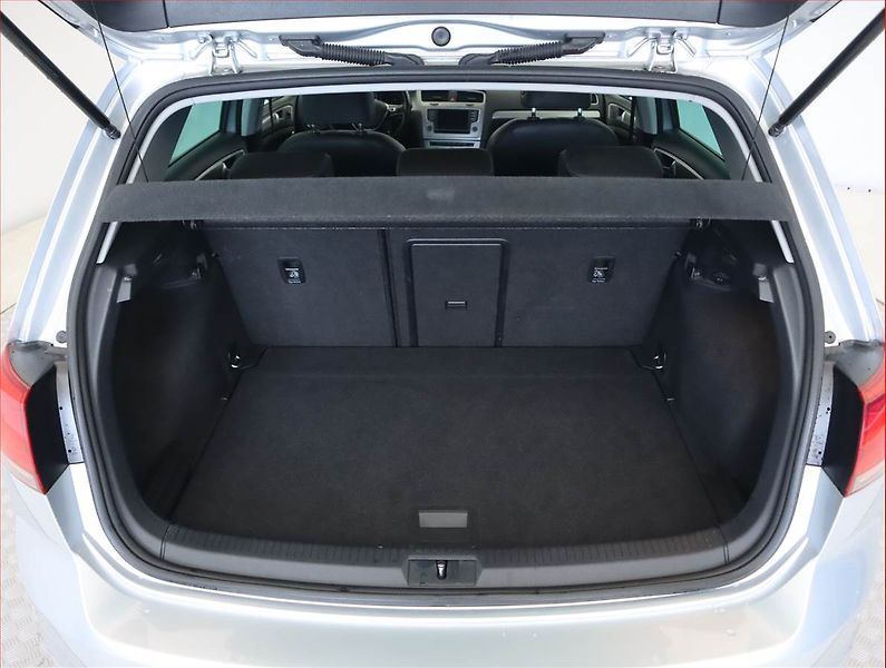 Volkswagen Golf (2016) 1.2 TSI, Automat, Serv.kniha - fotka 14 z 21