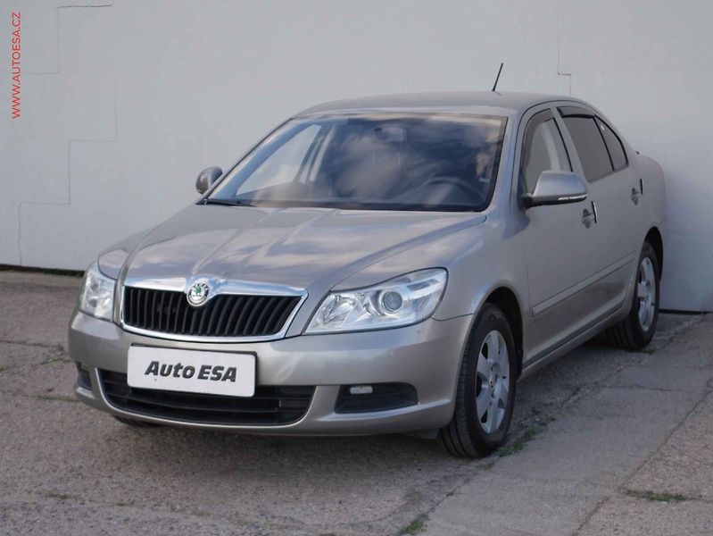 Škoda Octavia (2011) 1.2 TSI, ČR, AC - fotka 3 z 17