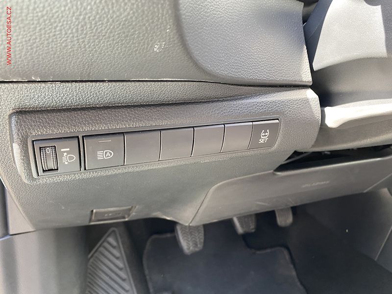 Toyota Corolla (2023) 1.5 VVT-i, 2.maj,ČR, Comfort - fotka 15 z 19