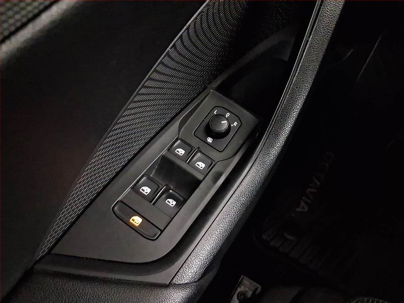 Škoda Octavia (2020) Ambition 2.0 TDI - fotka 17 z 18